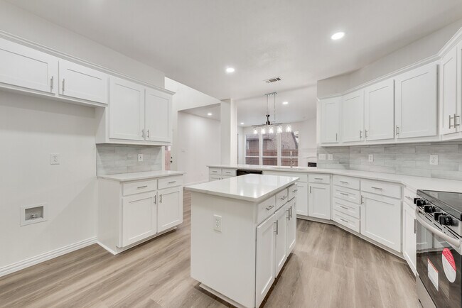 Building Photo - 10832 Hawks Landing Rd