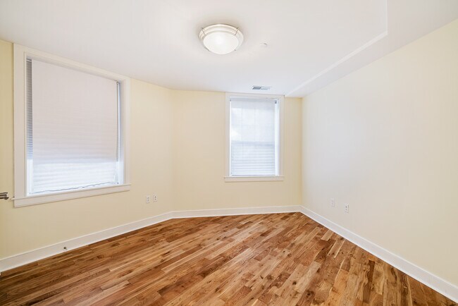 Building Photo - 4300 Spruce St