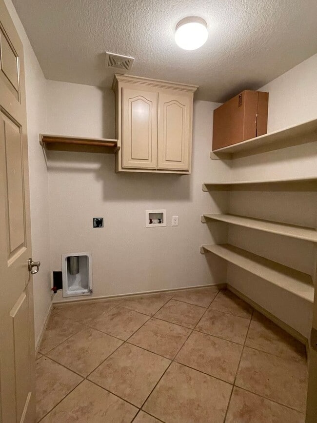 Building Photo - Beautiful Tehama Ridge Home in Cul-de-sac with Park!