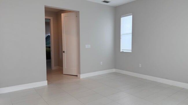Building Photo - 7744 Sandhill Lake Dr