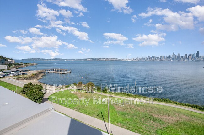 Building Photo - 1709 Harbor Ave SW