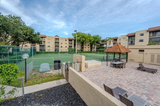 Building Photo - 10451 W Broward Blvd