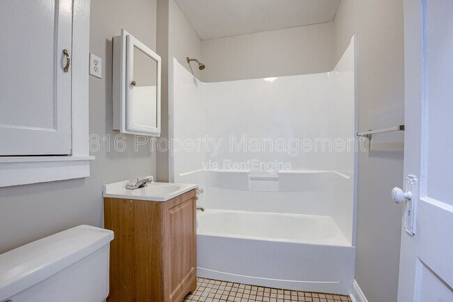 Building Photo - 513 Prospect Ave