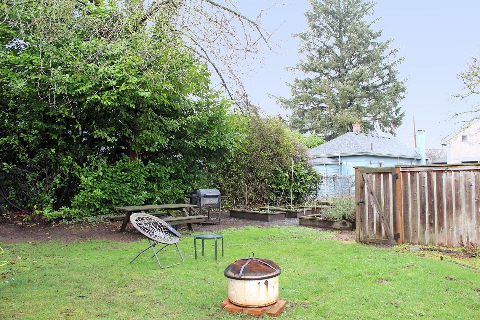 Building Photo - 5005-5007-5007 N Kerby Ave