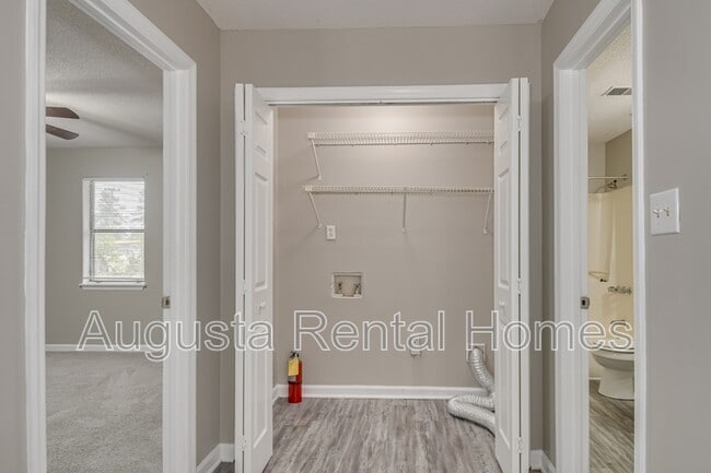 Building Photo - 332 Old Plantation Rd