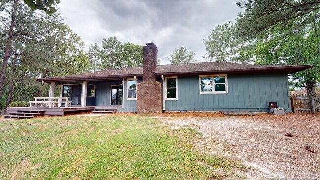 Building Photo - 10 Emerald Ln