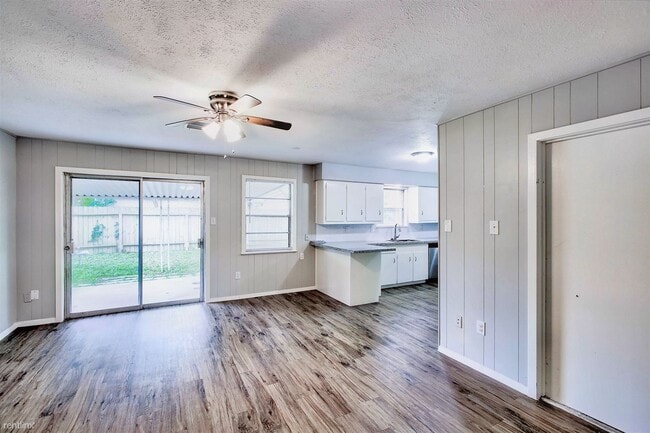 Building Photo - 3 br, 2 bath House - 213 Pamela Dr