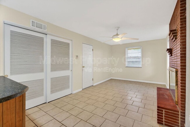 Building Photo - 2047 Goodale Ave