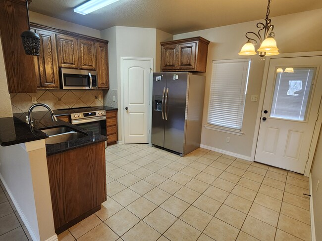 Building Photo - 437 Dunlap Ave