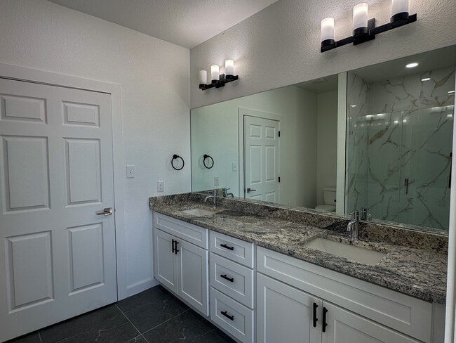 Building Photo - 160 Zion Rd