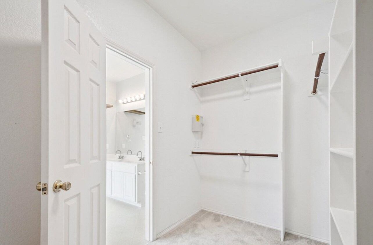 Building Photo - 11705 Pinyon Pine Dr