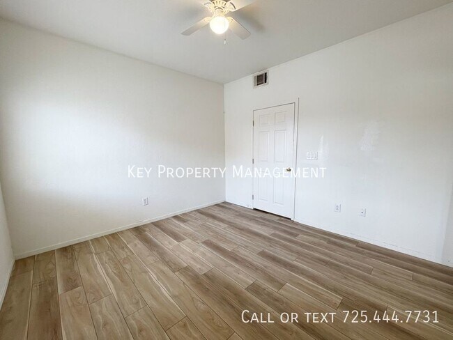 Building Photo - 6160 Rumrill St