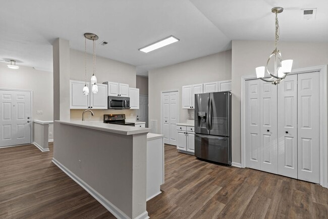 Building Photo - Burbage Grant 4 bedrooms- Ready Now!