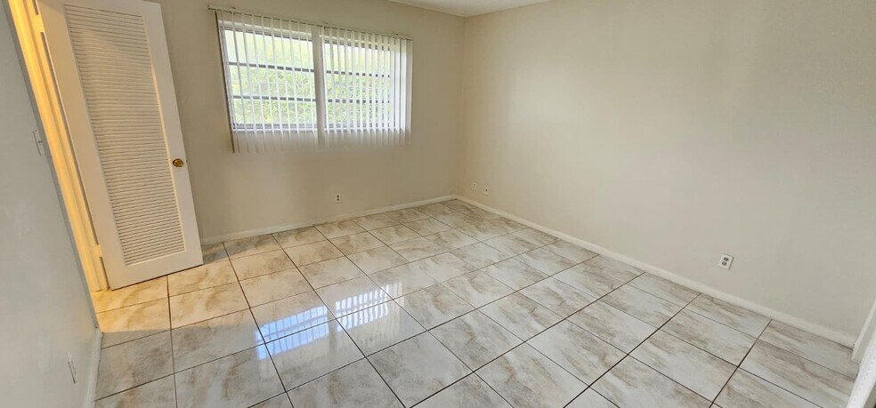 Building Photo - 2060 NW 81st Ave