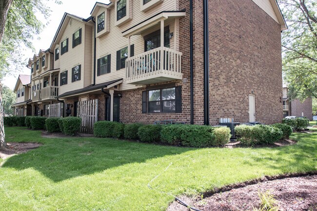 Building Photo - 1486 W Jefferson Ave