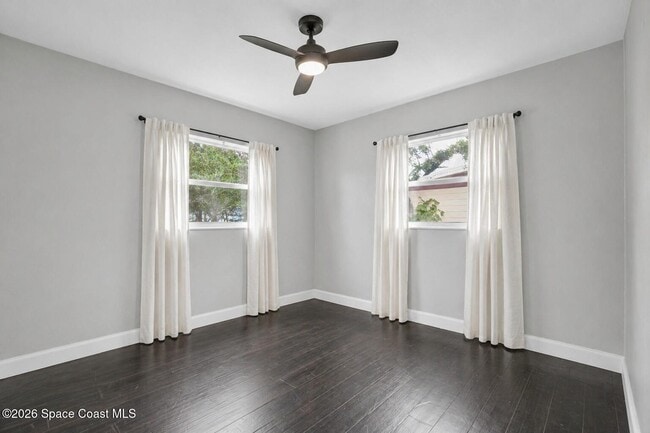 Building Photo - 1306 S Lakemont Dr