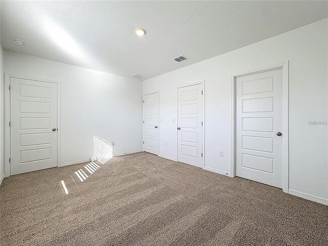 Building Photo - 2649 Olympic Ct