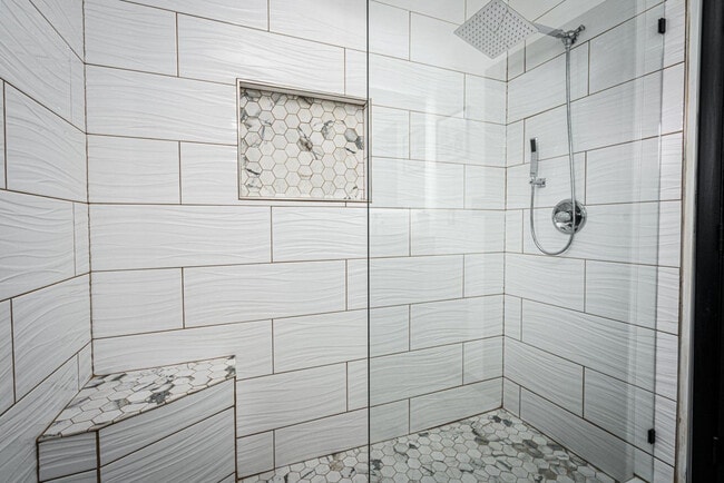 Building Photo - 5850 Devington Cir