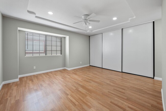 Building Photo - 850 Tamayo Dr