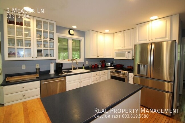 Building Photo - 3 Meader Ln
