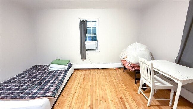 Building Photo - 90 Boylston St