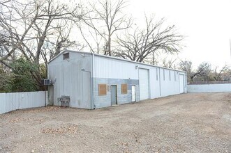 Building Photo - 808 W Coffin St
