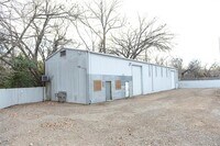 Building Photo - 808 W Coffin St