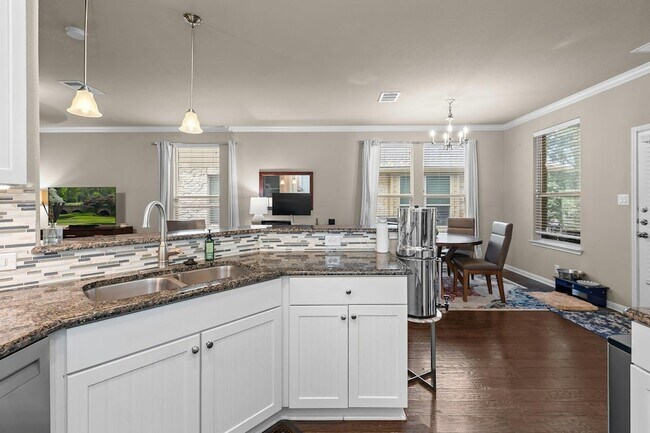 Building Photo - 7317A Colina Vista Loop