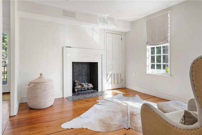 Building Photo - 108 Prospect Hill St