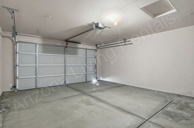 Building Photo - 3330 Tomahawk Dr