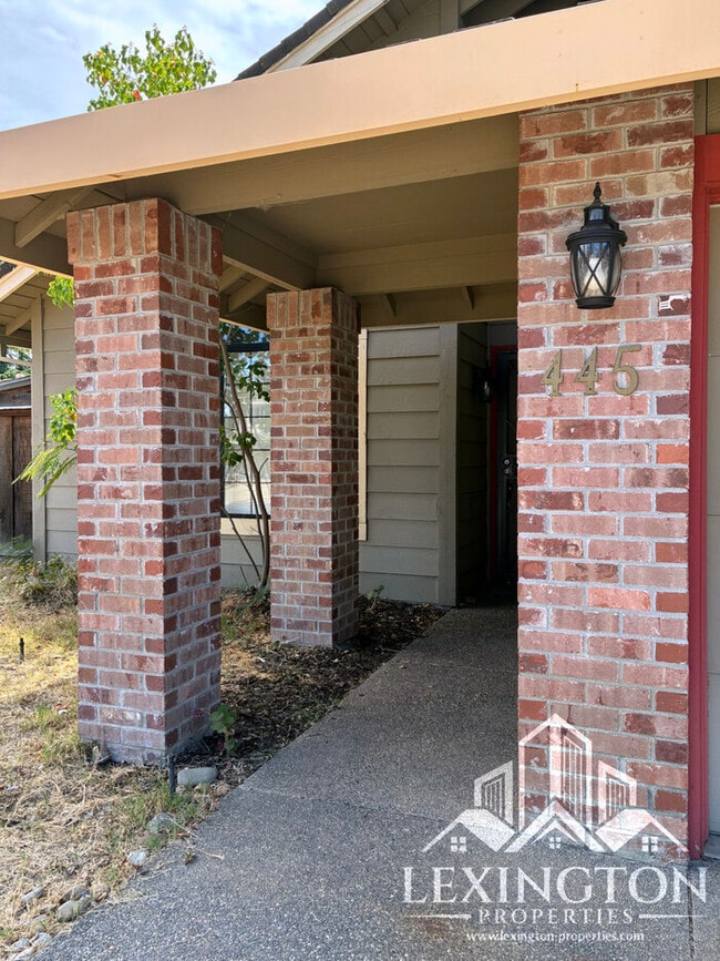 Building Photo - Beautiful, Folsom Home with Pool & Spa in ...