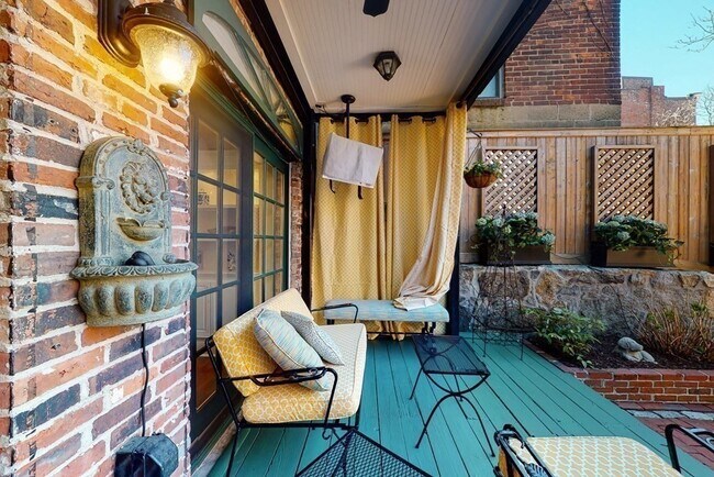 Building Photo - 23 Pinckney St