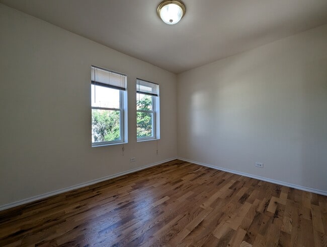 Building Photo - 2347 N Drake Ave