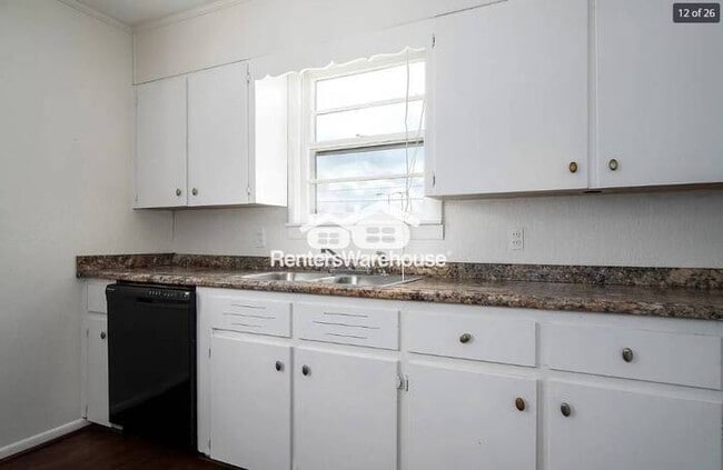 Building Photo - Charming 3-bedroom, 1.5-bathroom house in ...