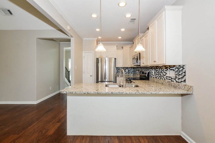 Building Photo - 6765 Whooper Swan Dr