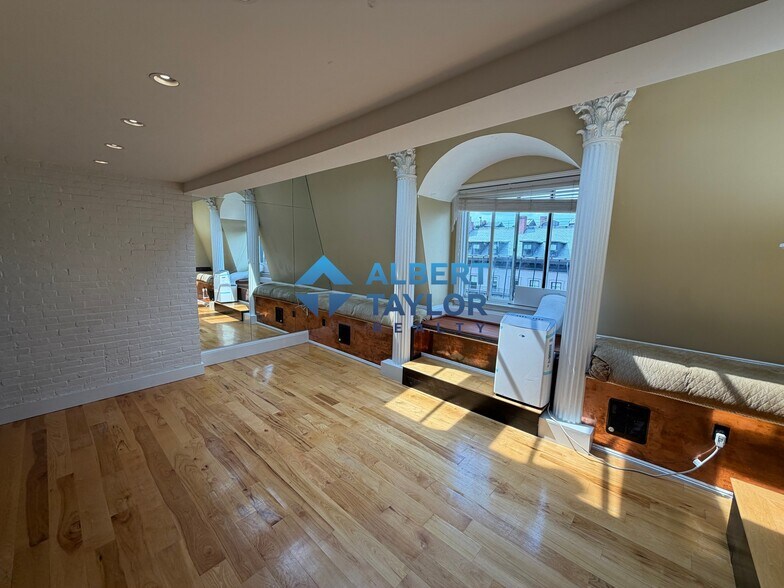 Living Area - 109 Beacon St