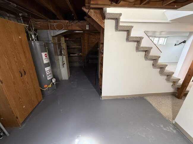 Building Photo - 628 3rd Ave NW