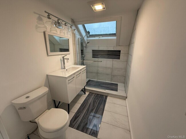 Building Photo - 270 North St