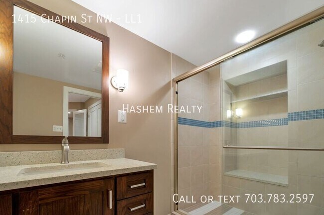 Building Photo - 1415 Chapin St NW