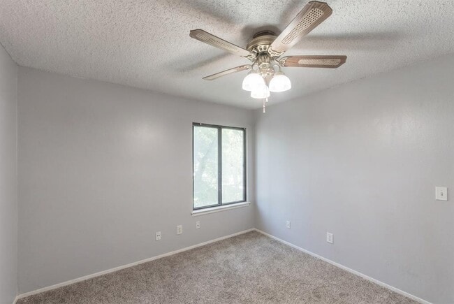 Building Photo - 8517 Fathom Cir