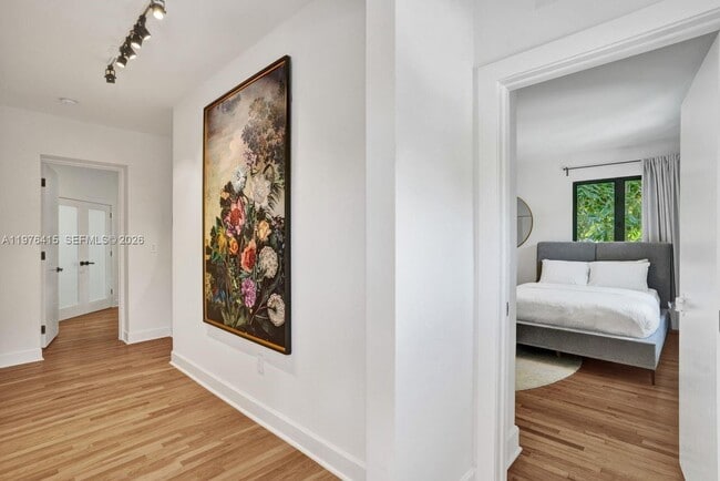 Building Photo - 5735 N Bay Rd