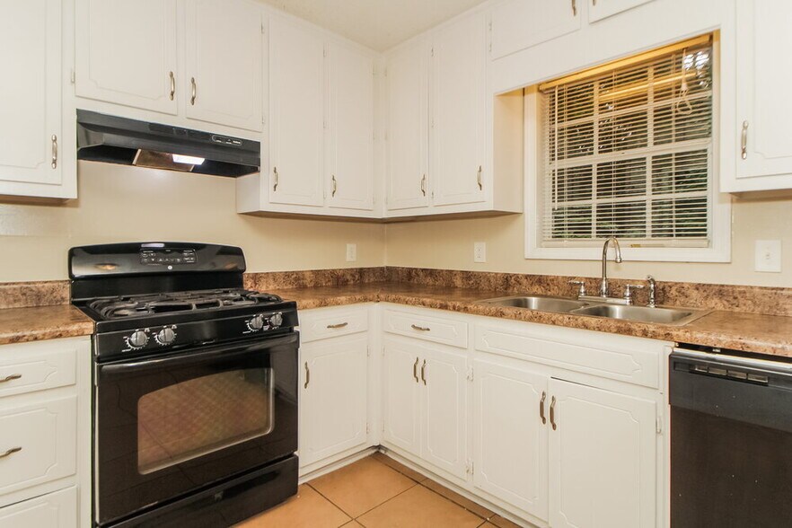 Building Photo - 3230 Westview Terrace