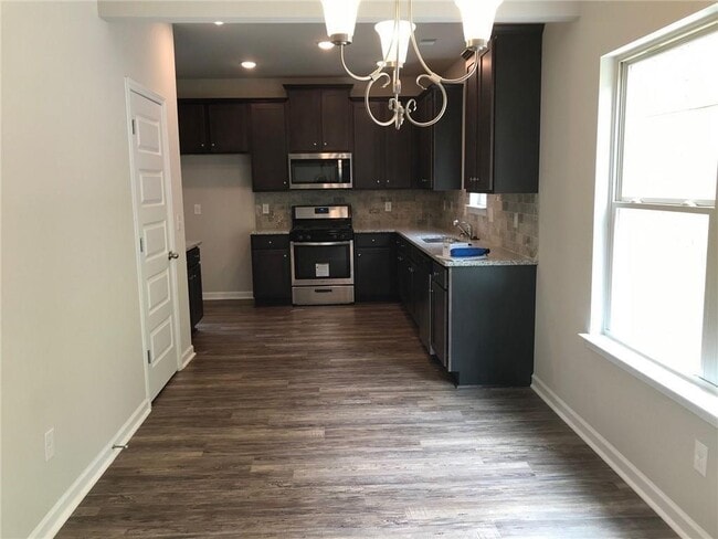 Building Photo - 213 Creek View Pl