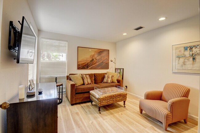 Building Photo - 19550 Sawgrass Dr