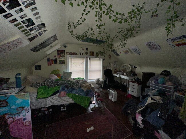 Building Photo - 349 W McMillan St