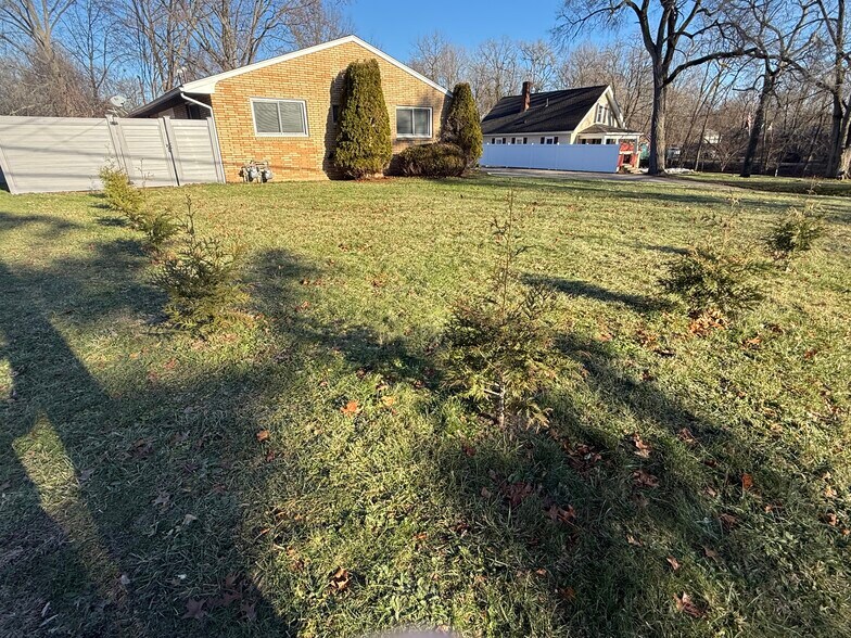 Front Lawn - 757 Southeast Ave