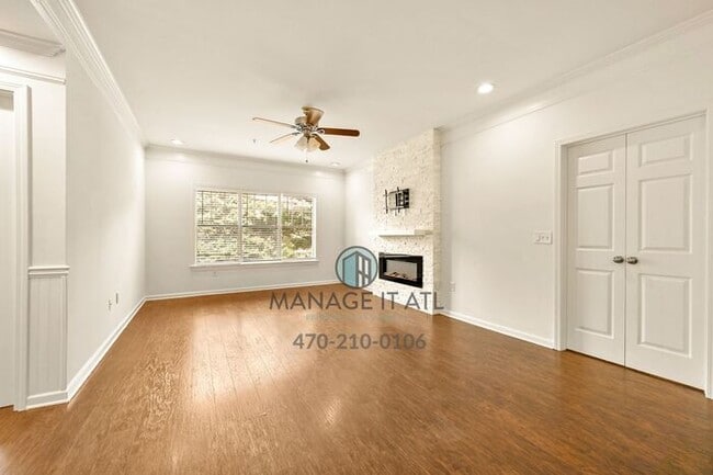 Building Photo - Elegant 2 Bedroom Condo in Buckhead. Gated...