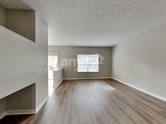 Building Photo - 855 Jack Pine Dr