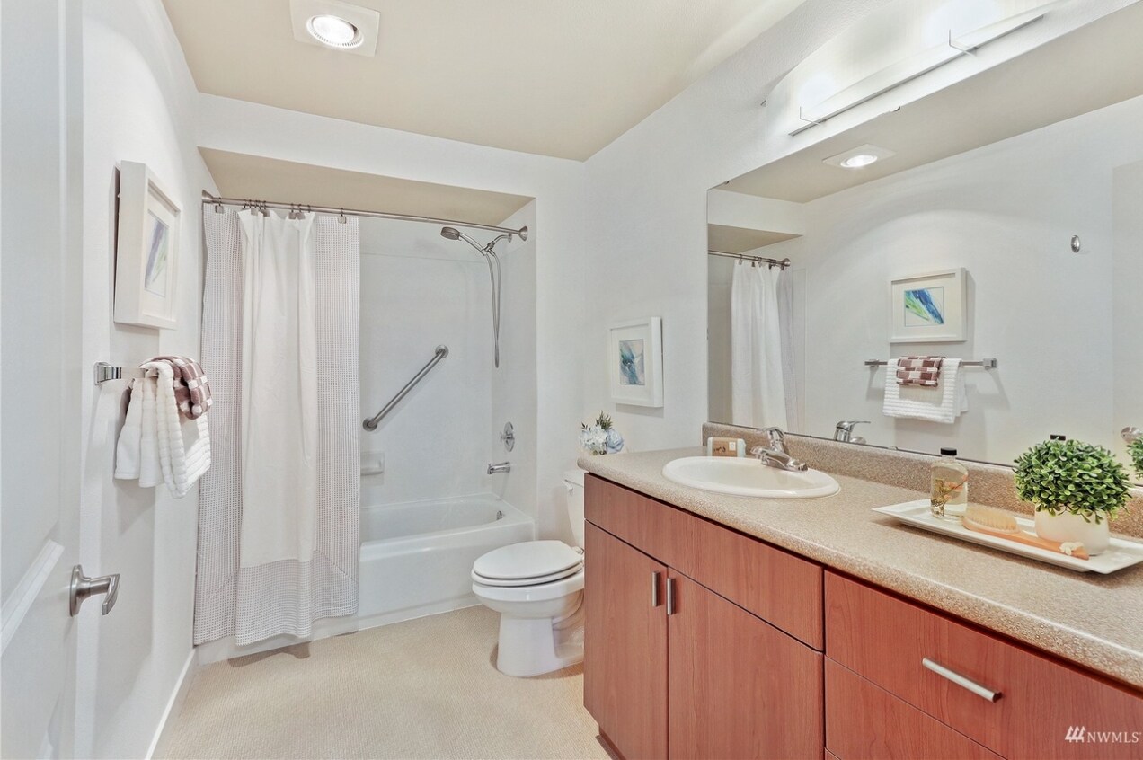 Building Photo - 7711 NE 175th St