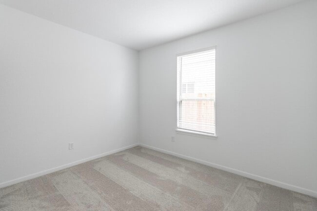 Building Photo - 1052 Greenshank Dr